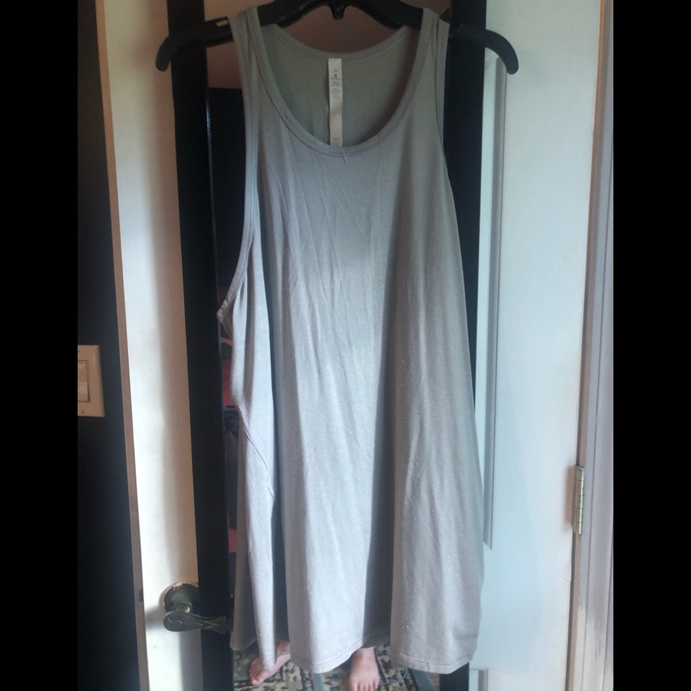 Lululemon tank